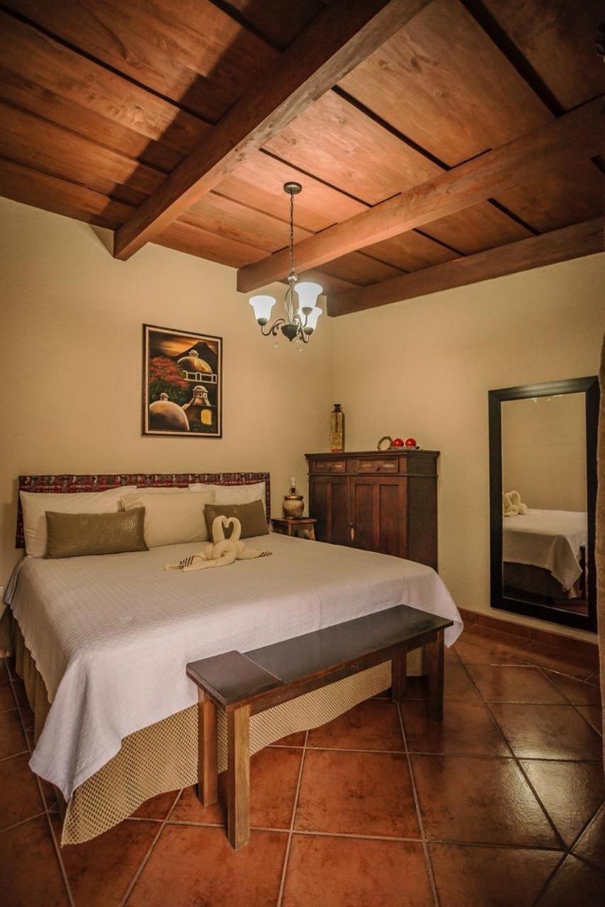 Hotel Mansion Del Rey Antigua ภายนอก รูปภาพ